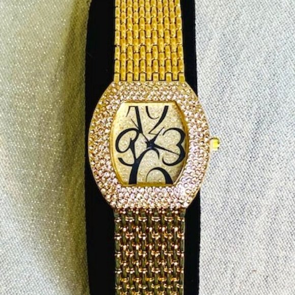 ?Gold Tone Watch is True Class! It Reflects Beautiful Shimmer with CZs! 9in.W63 main image 5